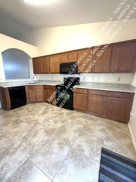 Building Photo - 3051 S Eugene