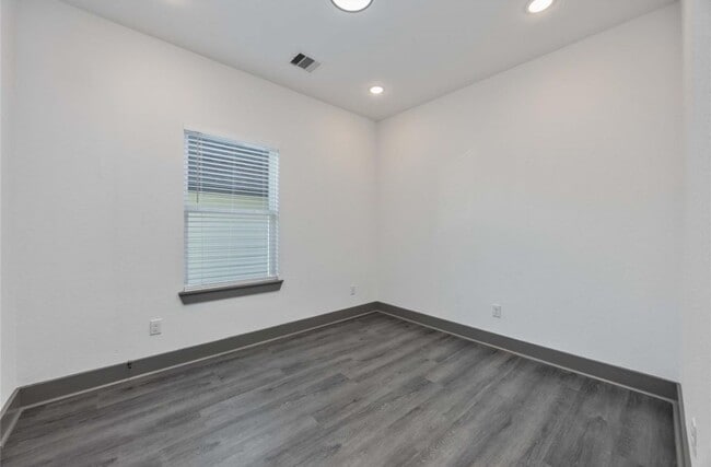 Building Photo - 8018 Attwater St