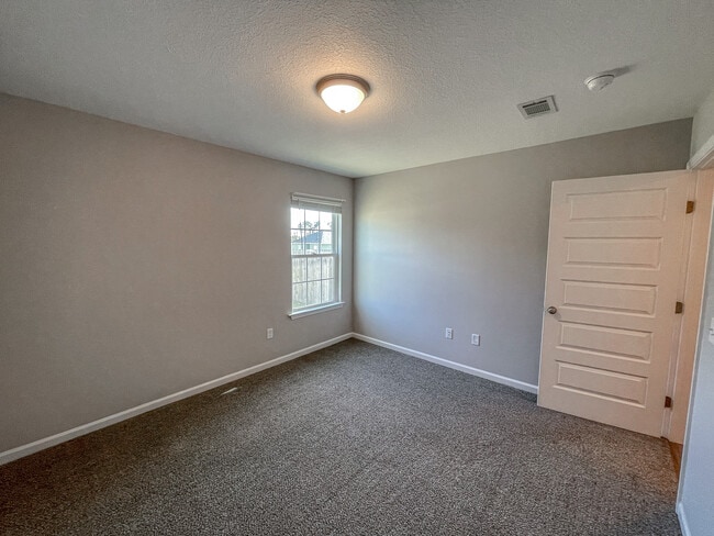 Building Photo - 7050 White Pine Ave