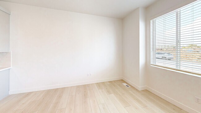 Building Photo - *No Security Deposit Required Upfront for 6 Months!  2024 Townhome. Move In Special!