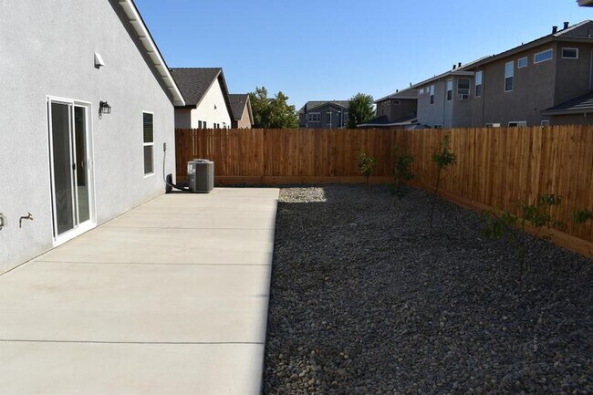 Building Photo - 4027 Bayonet Dr