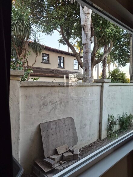 Building Photo - 3 Gonzales St