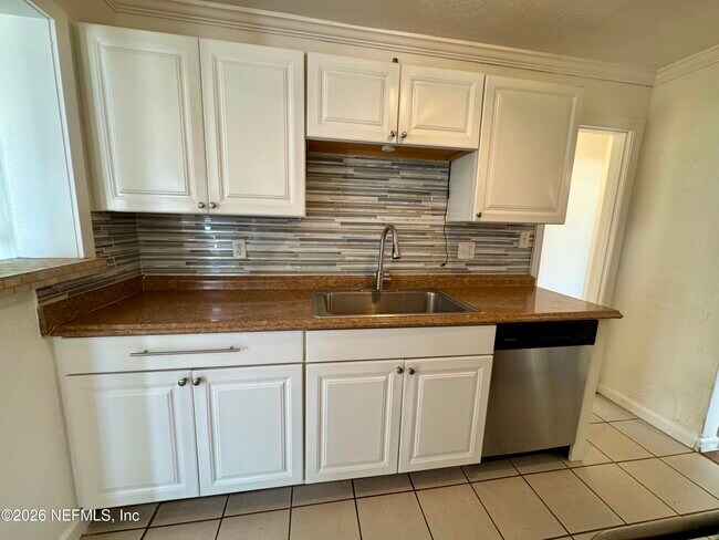 Building Photo - 288 Boylston Ave