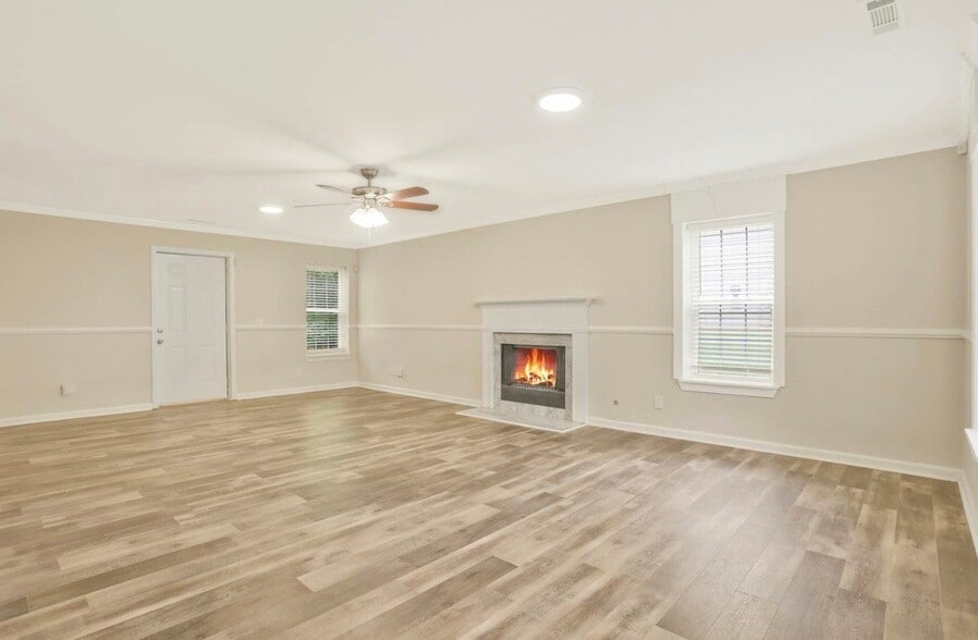 Building Photo - 4009 Melvin Dr SW