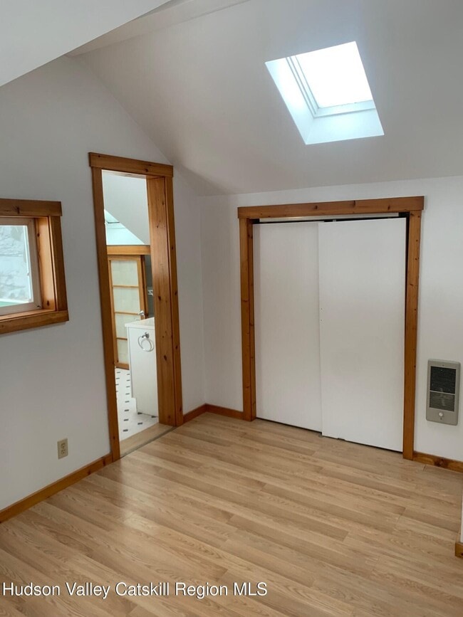 Building Photo - 442 Acorn Hill Rd