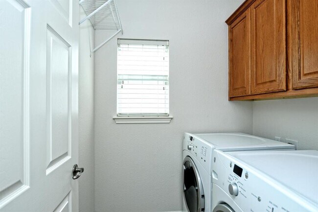 Building Photo - 2712 Brubeck Bend