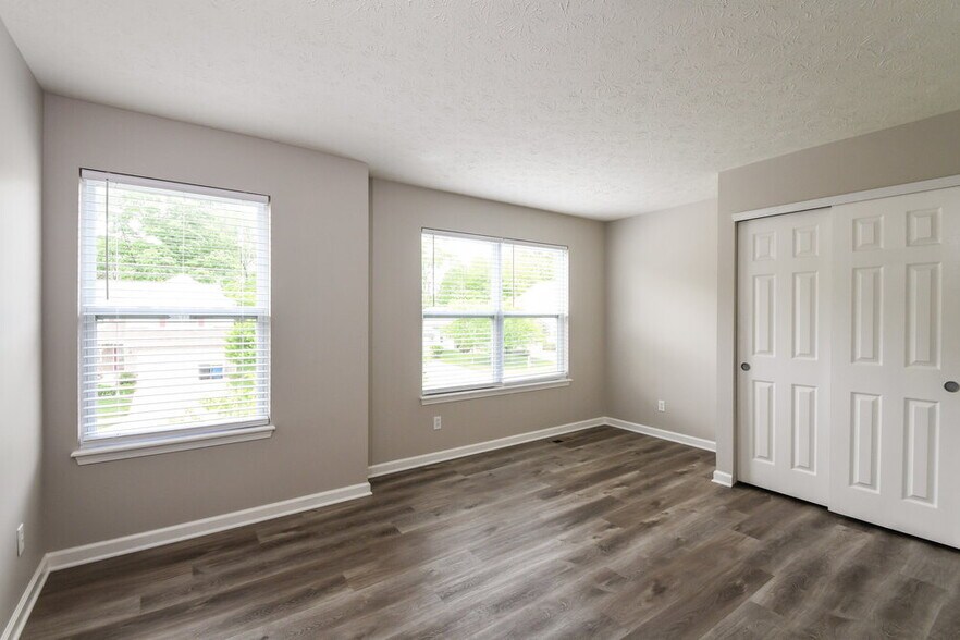 Building Photo - 11351 Long Lake Ln.