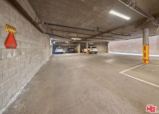 Building Photo - 11063 Cumpston St