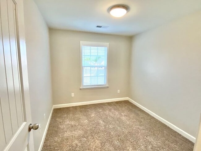 Building Photo - LakesideCv5441