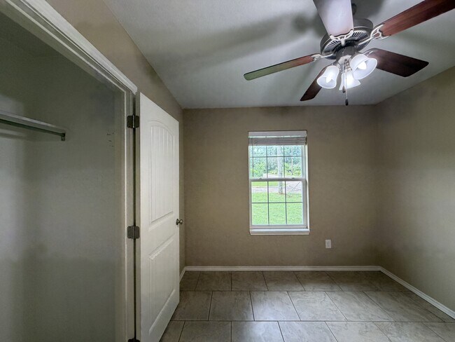 Building Photo - 1221 Kirby St