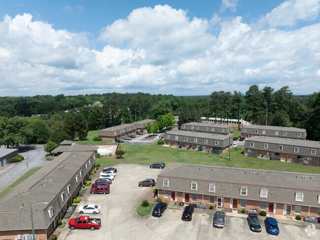 Building Photo - Oak Ridge Condominiums