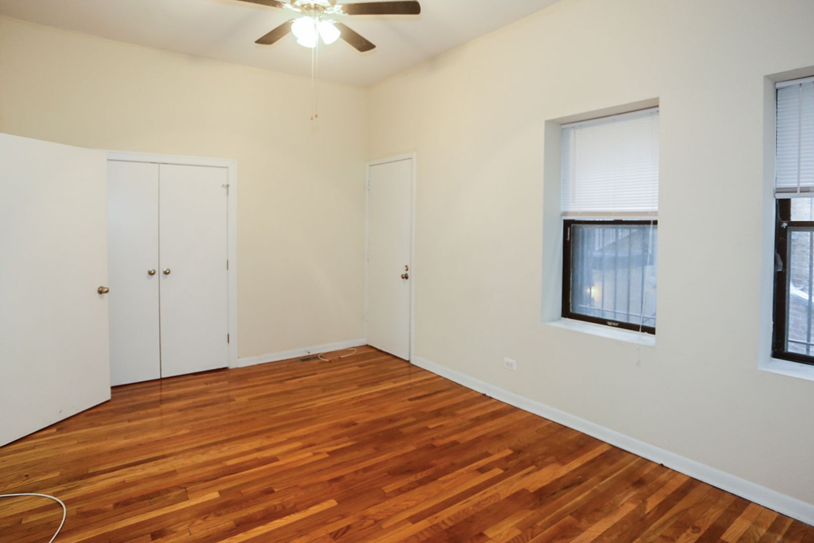 Building Photo - 877 W Lill Ave