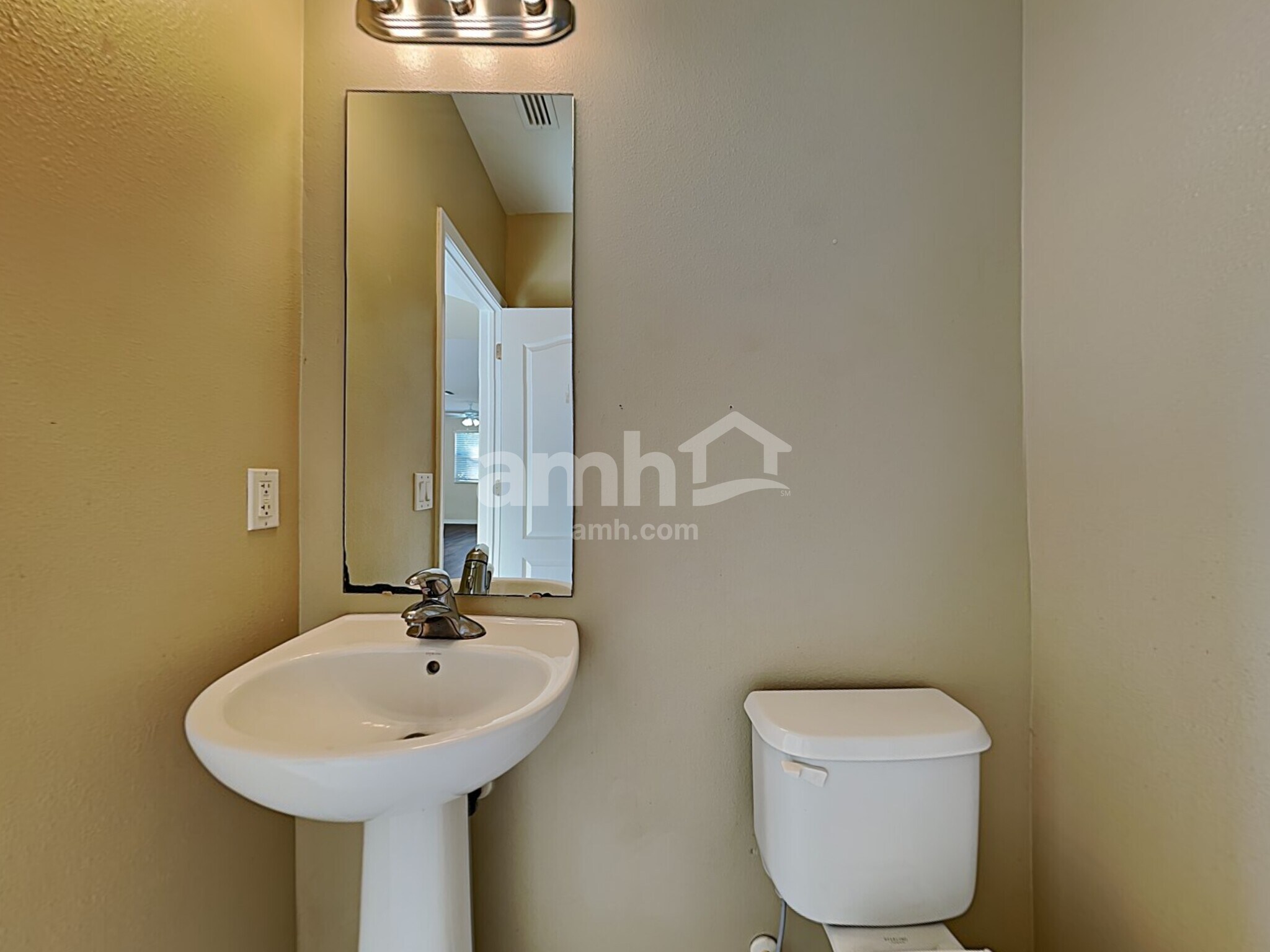 Building Photo - 3403 Berry Blossom Ln