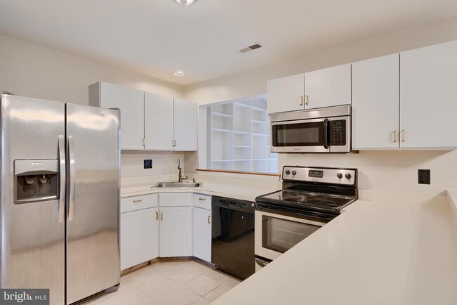 Building Photo - 733 Reedy Cir