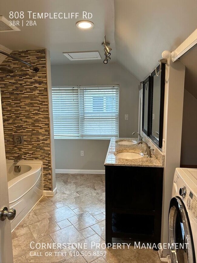 Building Photo - 808 Templecliff Rd