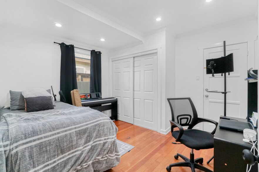 Building Photo - 3259 La Clede Ave