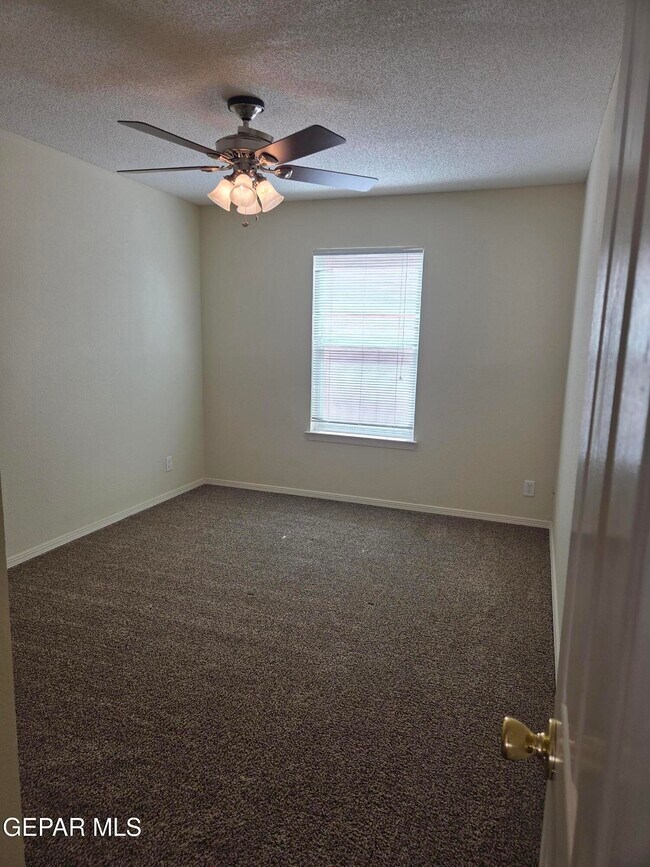 Building Photo - 3717 Hubble Dr