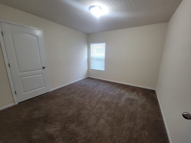 Building Photo - 7940 Meadow Walk Ln