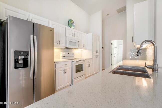 Building Photo - 6115 Sabal Point Cir