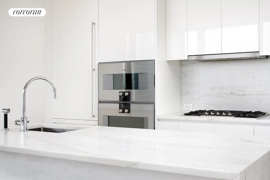 Building Photo - 695 First Avenue 32K