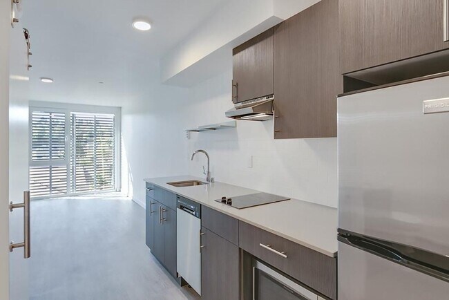 Interior Photo - Pax Futura