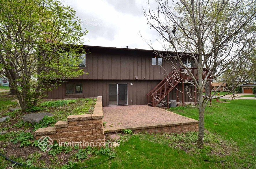 Building Photo - 943 Pine View Ct