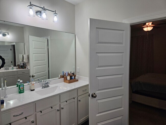 Building Photo - Gorgeous unfurnished 4 bedroom, 3.5 bath home with private pool - Wyndwater Community in Hampstead