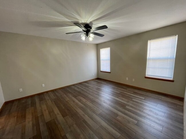 Building Photo - FOR LEASE. VERY NICE 3 BEDROOM 2 BATH HOME IN CARL JUNCTION-$1350 RENT-$1350 DEPOSIT