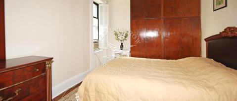 Building Photo - 153 E 92nd St