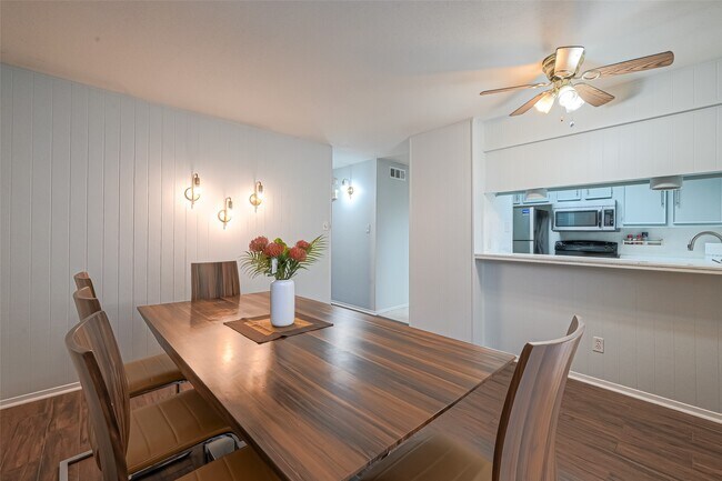 Building Photo - 10188 Beekman Pl Dr