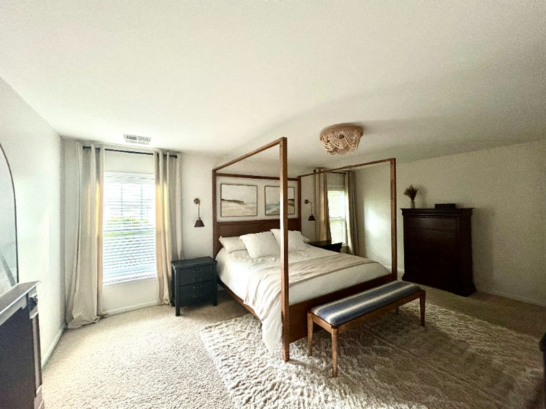 Building Photo - 430 Sanders Farm Ln