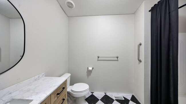 Building Photo - 3 Bed 2 Bath - Pet Friendly - NAS Whidbey