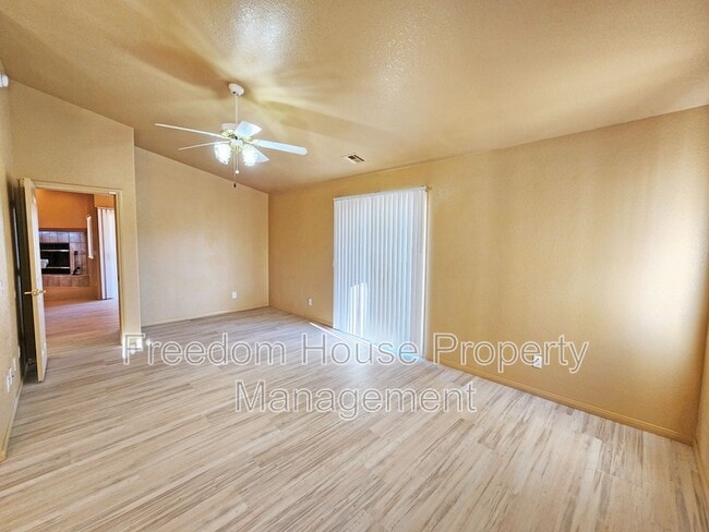 Building Photo - 3280 E Winery Rd