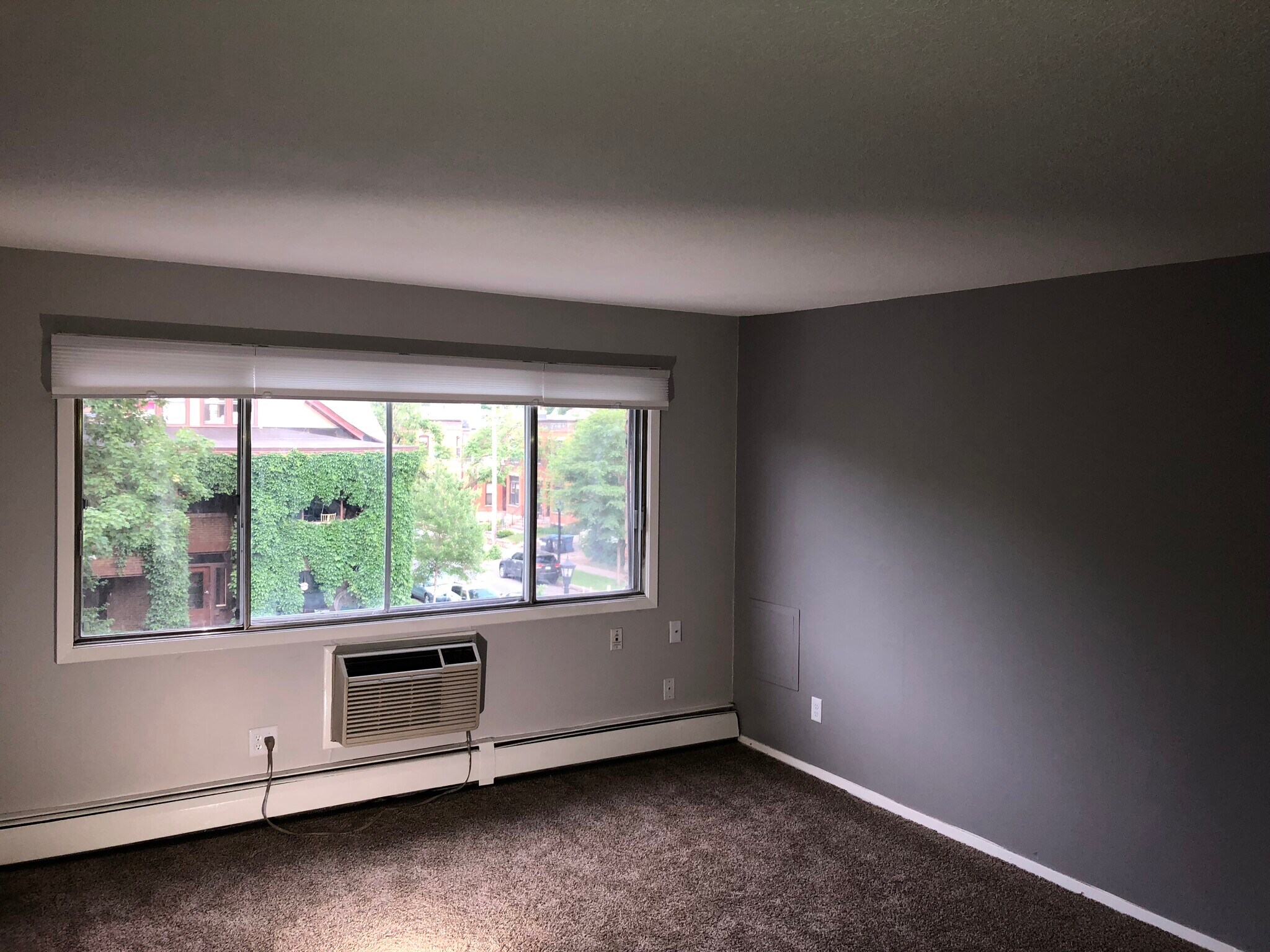 Living Room. - 2446 Aldrich Ave S