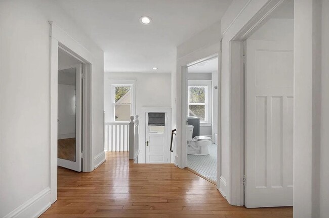 Building Photo - Charming Cape Cod Single Family