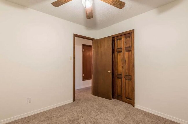 Building Photo - 1220 Paisano St NE
