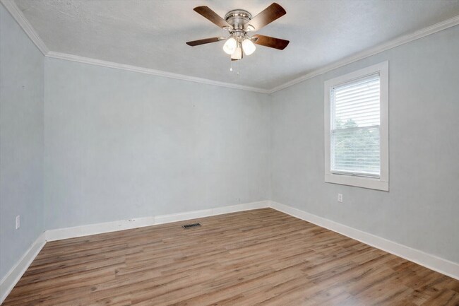 Building Photo - 3 Bedroom 2 Bath House for rent!