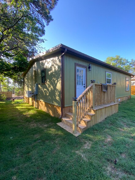 Building Photo - 344 TX-21