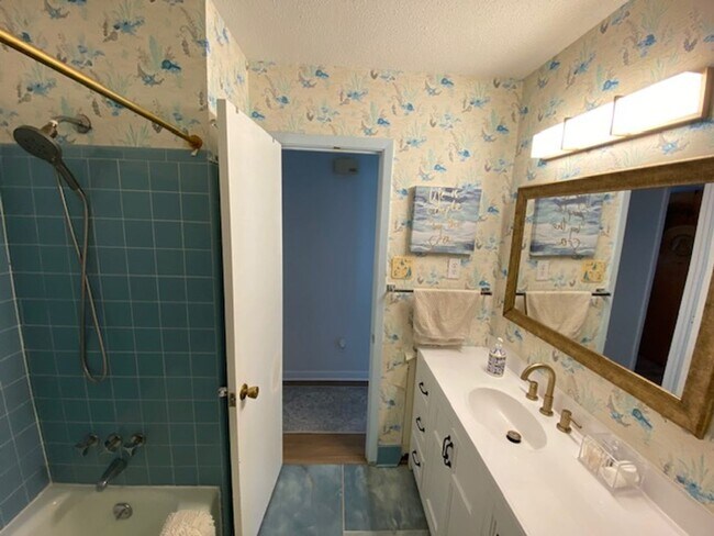 Building Photo - Cozy Sneads Ferry Rental -  UTILITIES, LAW...