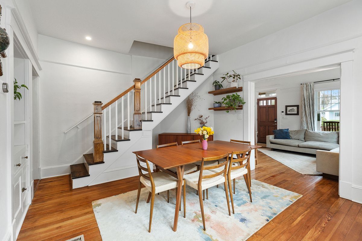 Building Photo - 309 Ferguson St NE