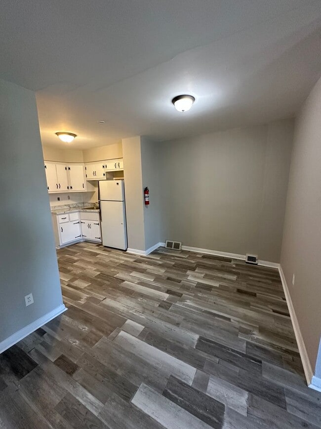 Building Photo - 356 Beverly Blvd