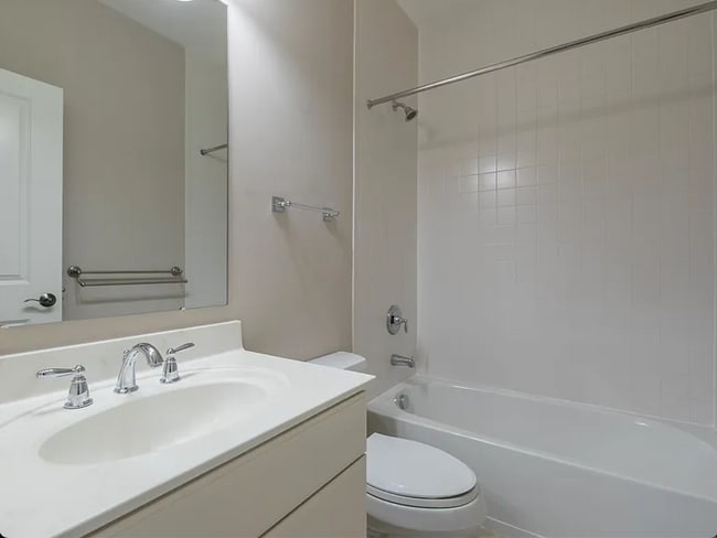 2nd floor full bath - 4223 Tuller Ridge Dr