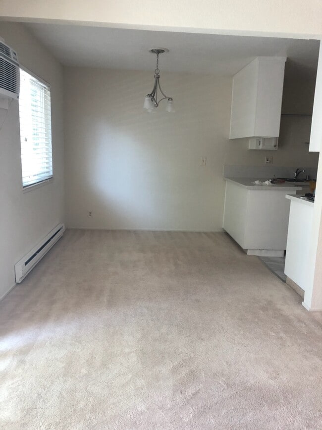 Building Photo - 850 Apricot Ave