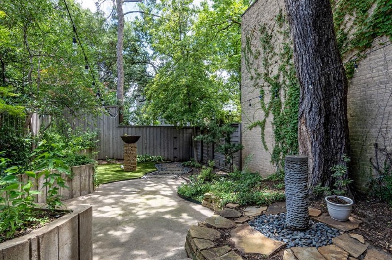 Building Photo - 4030 Buena Vista St