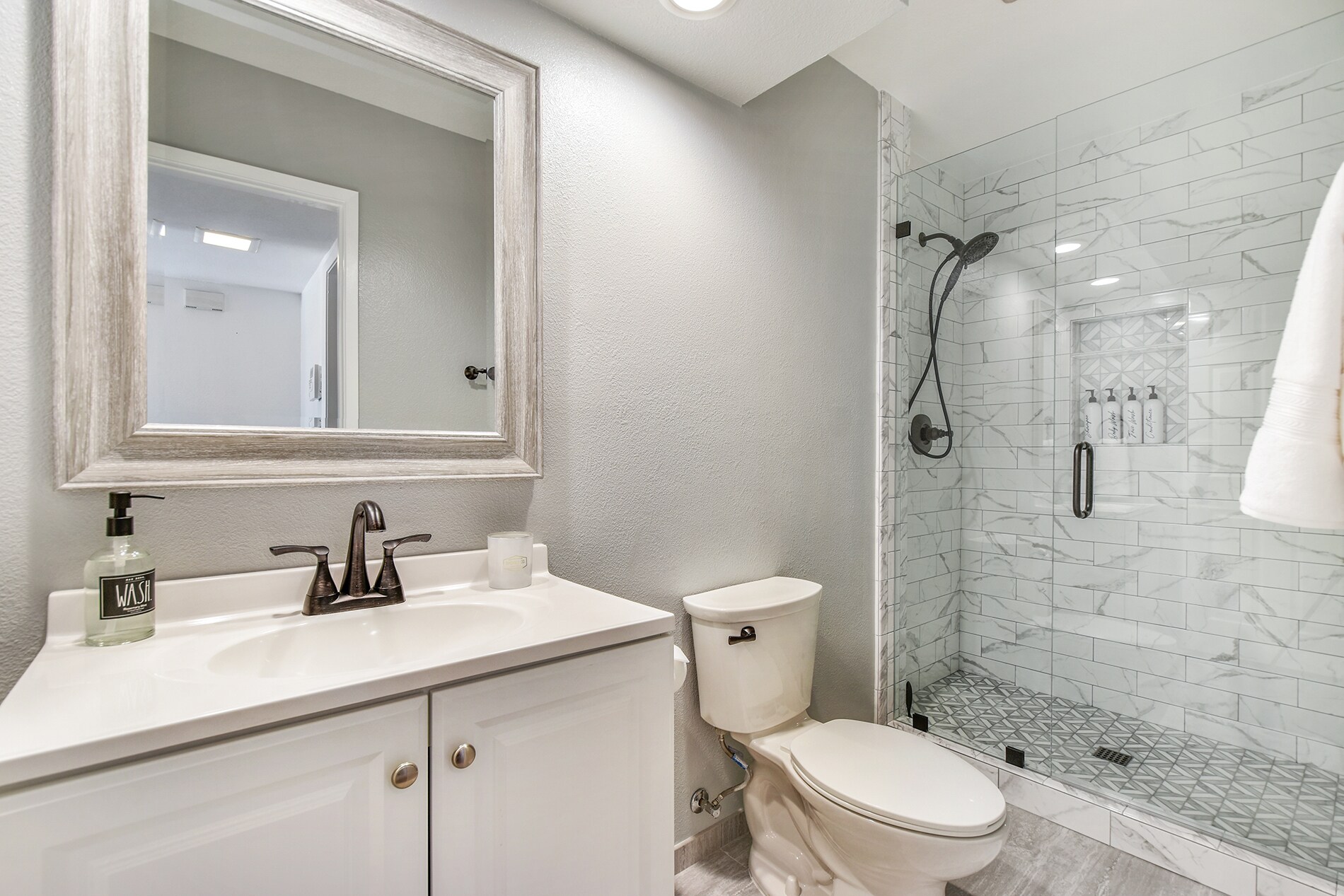 Building Photo - 385 Calle Borrego