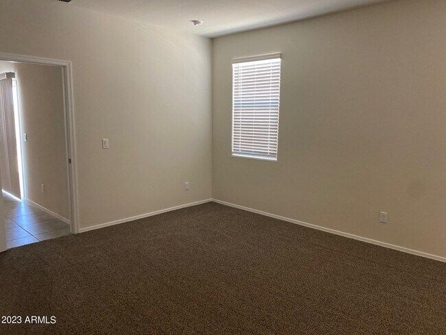 Building Photo - 1070 W Falls Canyon Dr