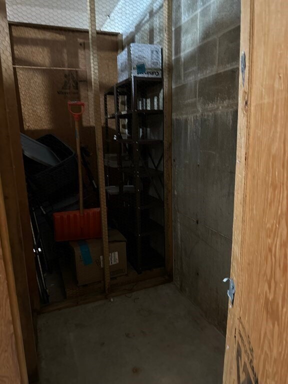 Building Photo - 2 Summit Dr