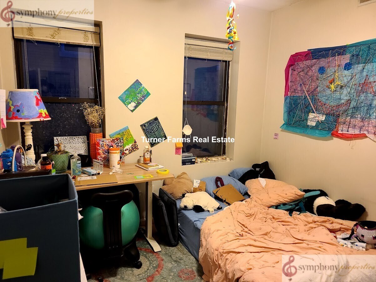 Building Photo - 65 Hemenway St