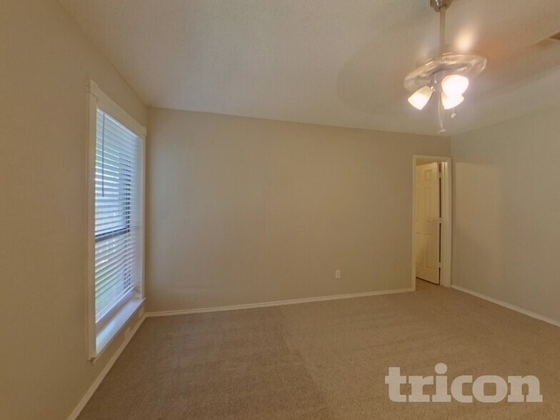 Building Photo - 6408 Alta Vista Dr