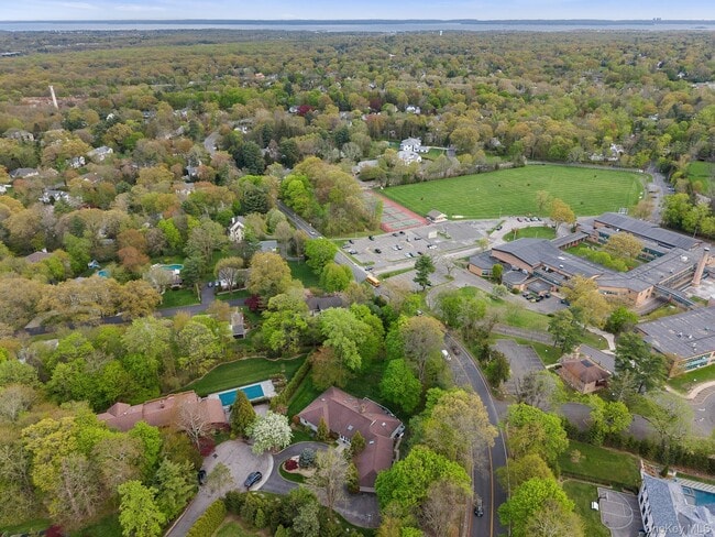 Building Photo - 4 Mohican Trail